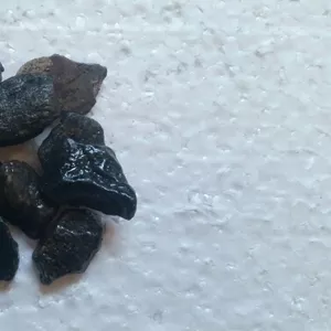 Черные камни для аквариума. Галька